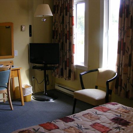 Hotel Motel Bon Accueil Rivière-la-Madeleine Zewnętrze zdjęcie