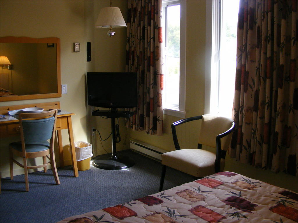 Hotel Motel Bon Accueil Rivière-la-Madeleine Zewnętrze zdjęcie