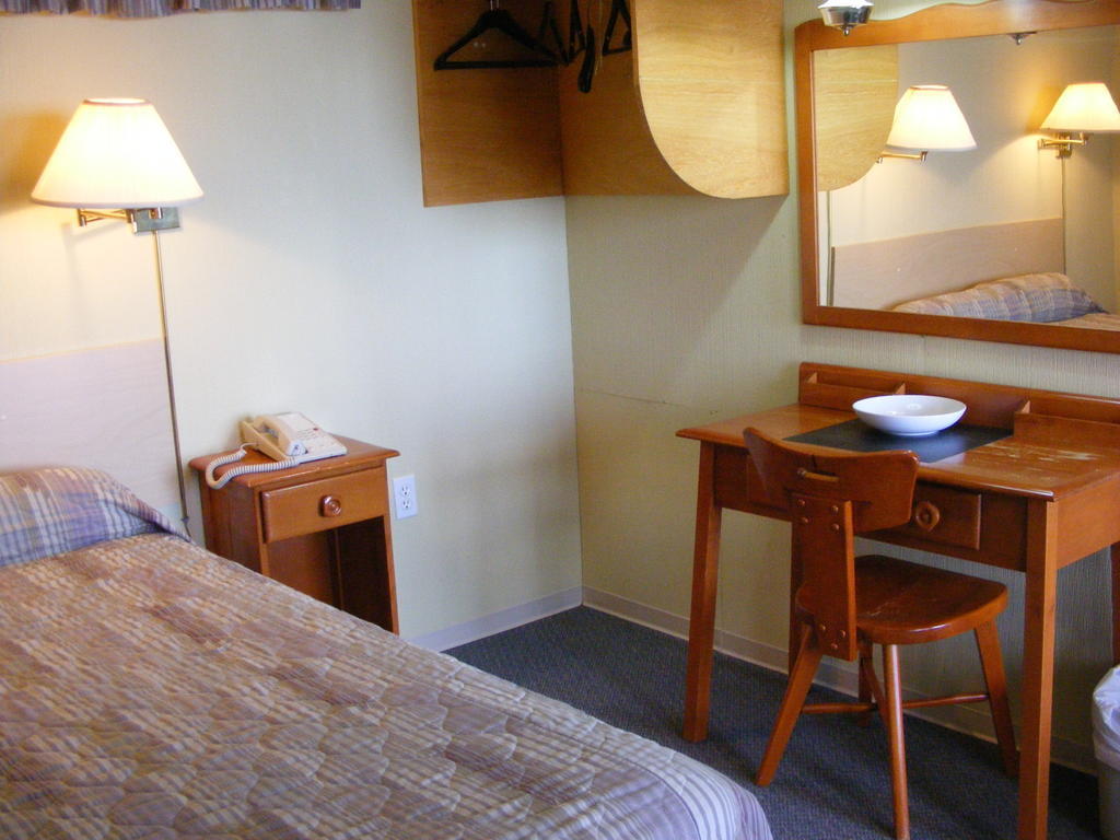 Hotel Motel Bon Accueil Rivière-la-Madeleine Pokój zdjęcie