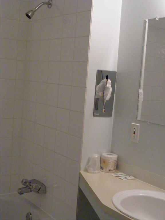 Hotel Motel Bon Accueil Rivière-la-Madeleine Pokój zdjęcie