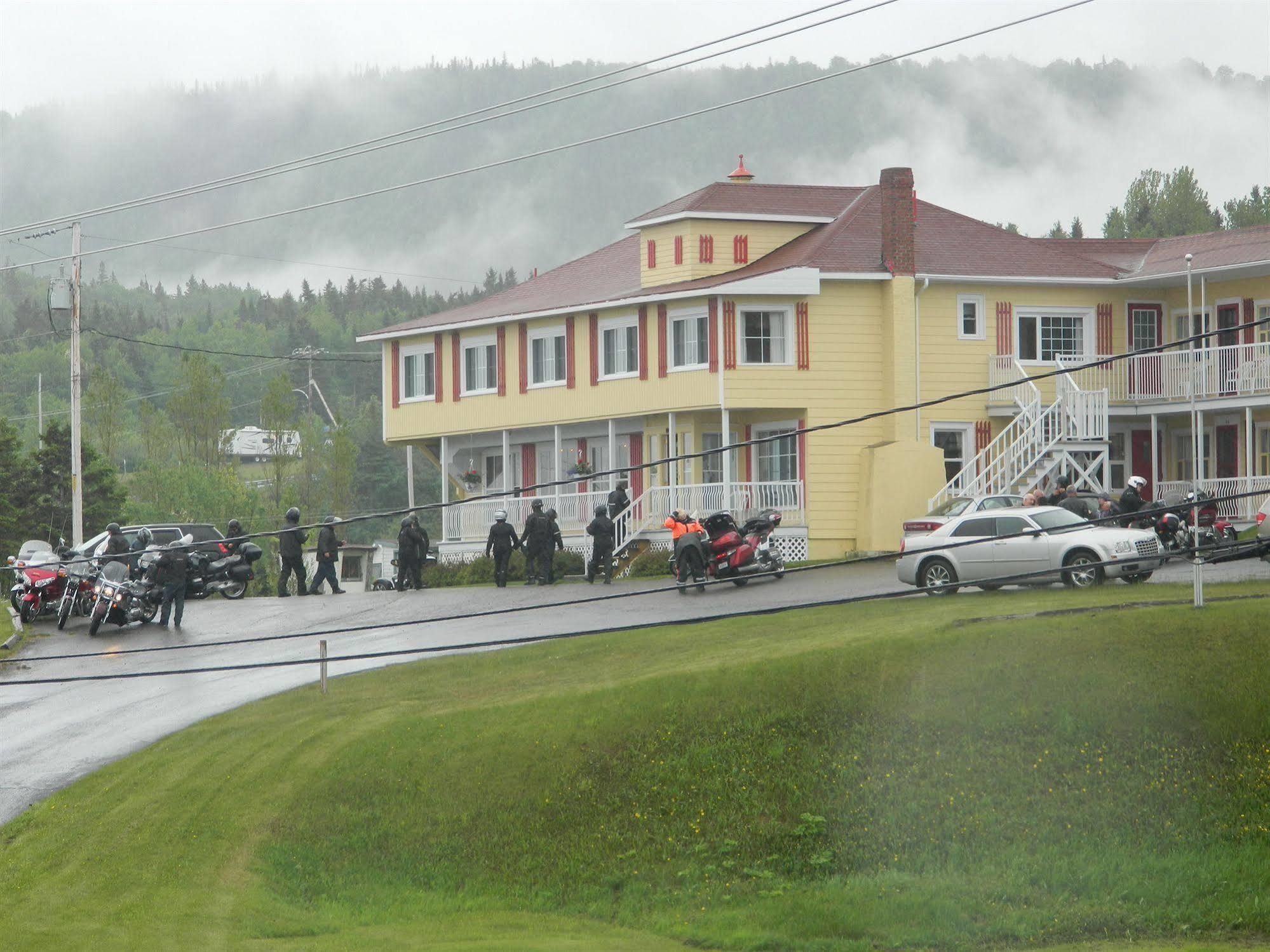Hotel Motel Bon Accueil Rivière-la-Madeleine Zewnętrze zdjęcie